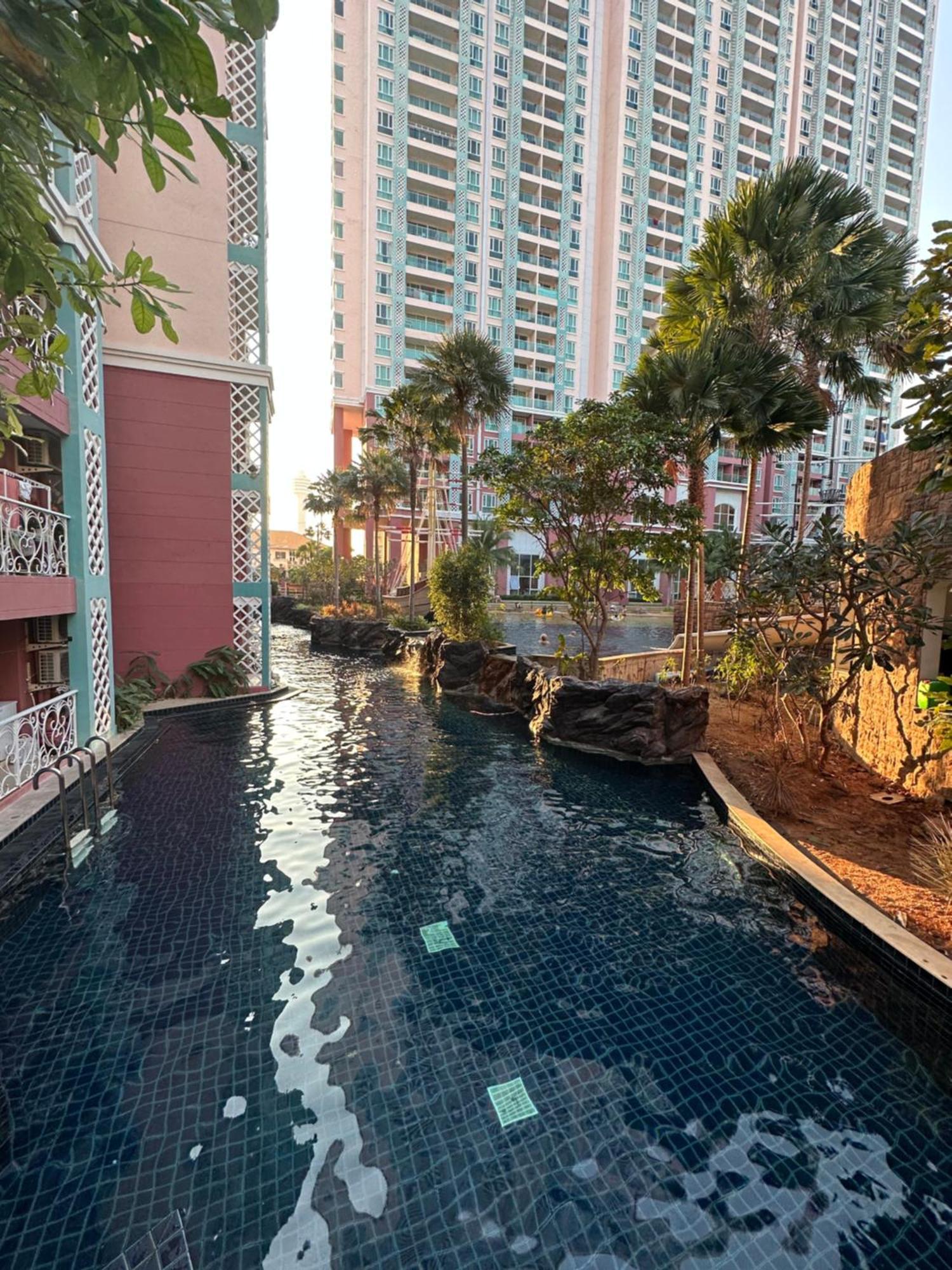 Grande Caribbean Resort Pattaya Exterior photo